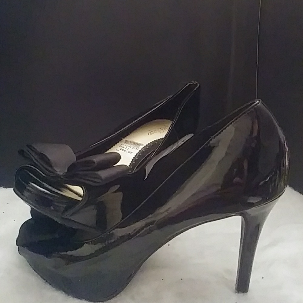 Women's heels size 11